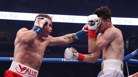 Canelo Alvarez dominates Callum Smith in .